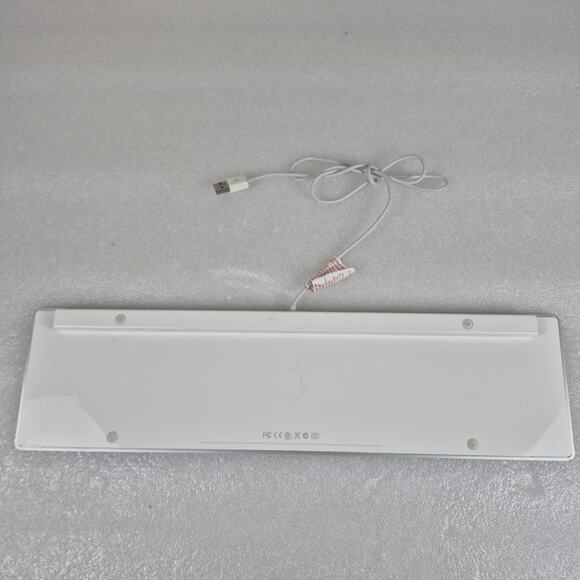 Genuine Apple A1243 Wired USB Keyboard w/ Numeric Keypad for iMac, Mac Mini - Picture 2 of 7